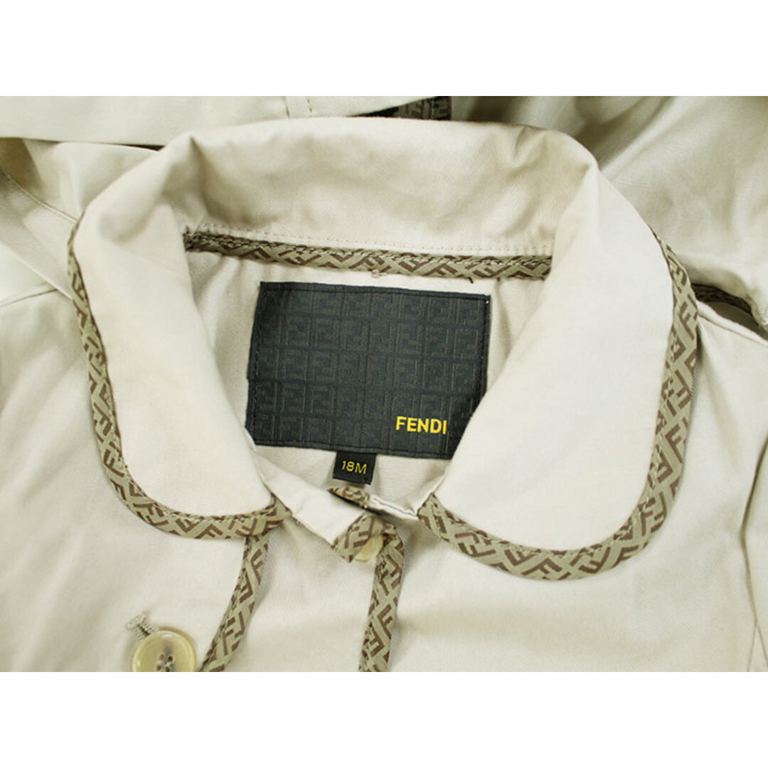 FENDI(フェンディ)の△フェンディ/FENDI△85cm(18M) フード付きトレンチコート ベージュ フード取外し可【中古】子供服 キッズ kids ベビー服 baby 女の子 春秋 409032 otr キッズ/ベビー/マタニティのベビー服(~85cm)(ジャケット/コート)の商品写真