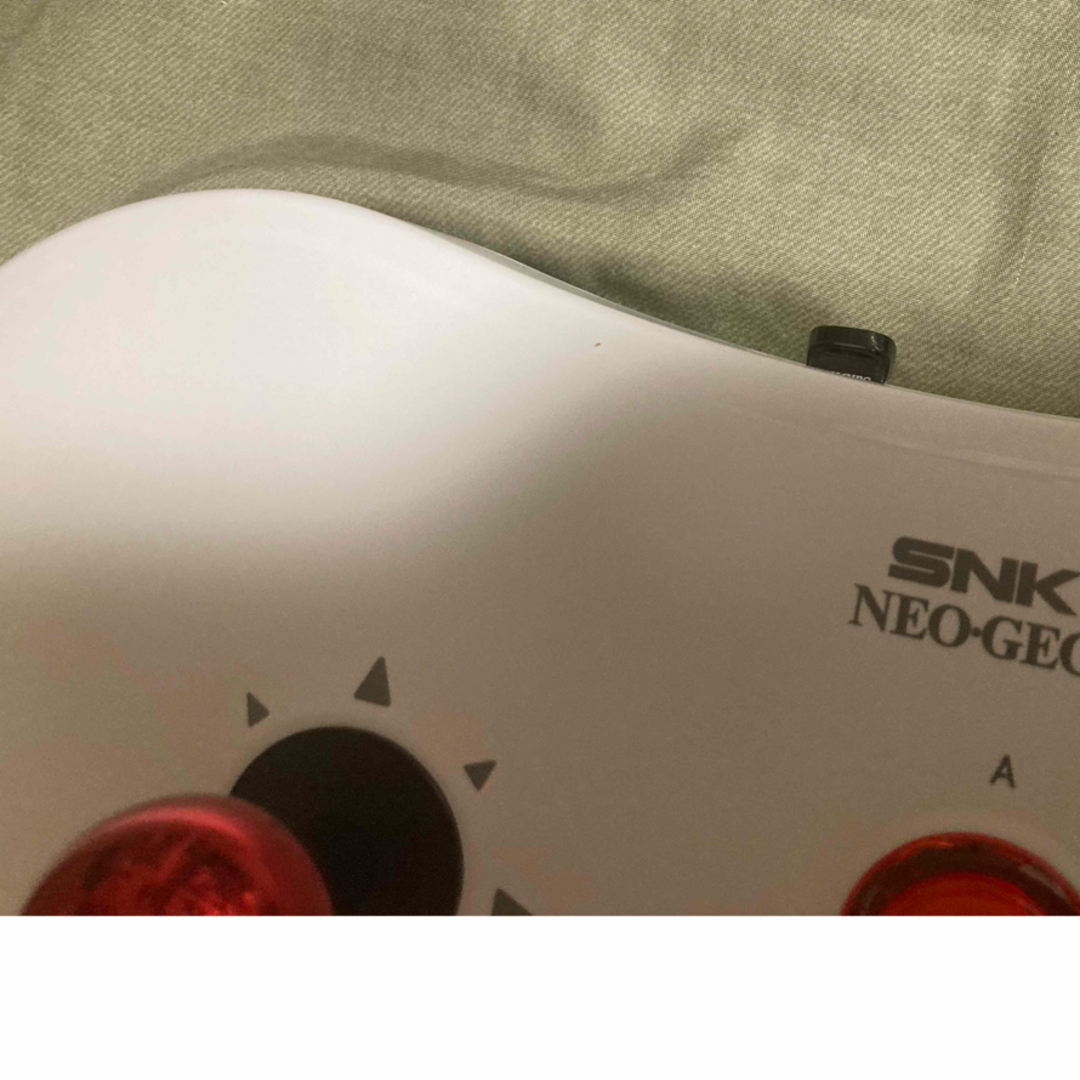 SNK(エスエヌケイ)の新品 NEOGEO ARCADE STICK PRO 三和カスタム エンタメ/ホビーのゲームソフト/ゲーム機本体(家庭用ゲーム機本体)の商品写真