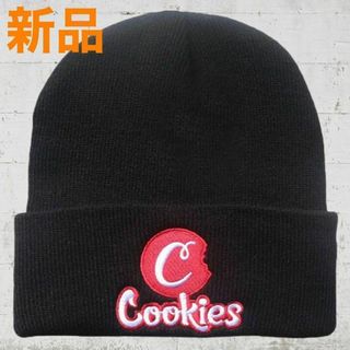 Cookies（クッキーズ） ロゴワッペン　ニット帽　ビーニー　ブラック×レッド(ニット帽/ビーニー)