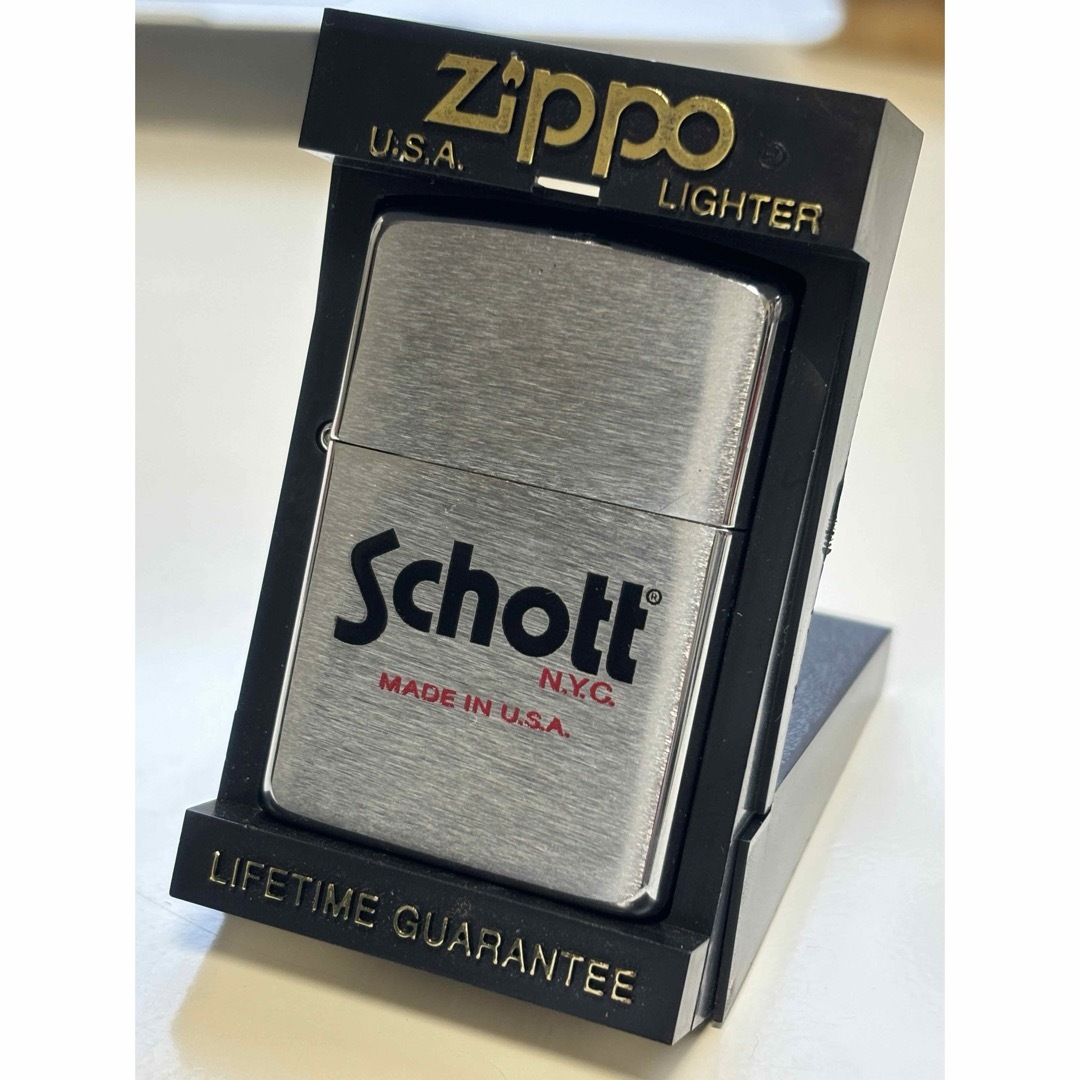 ZIPPO(ジッポー)のZippo/ライター/Schott/箱付/1996年/ビンテージ/NYC/未使用 メンズのファッション小物(タバコグッズ)の商品写真