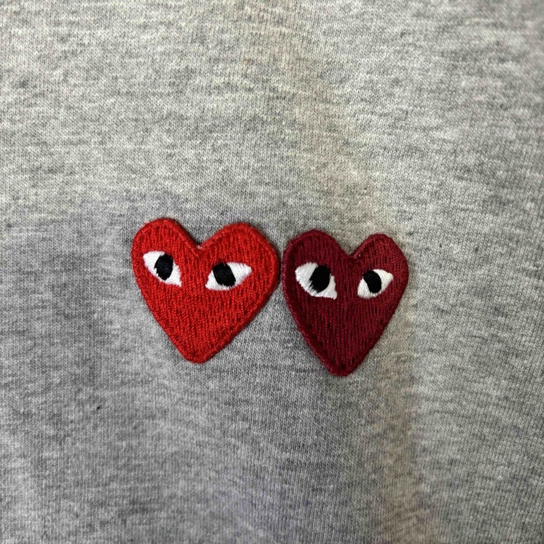 COMME des GARCONS(コムデギャルソン)の【定番デザイン】プレイコムデギャルソン　Tシャツ　ダブルハート　ワンポイントロゴ メンズのトップス(Tシャツ/カットソー(半袖/袖なし))の商品写真