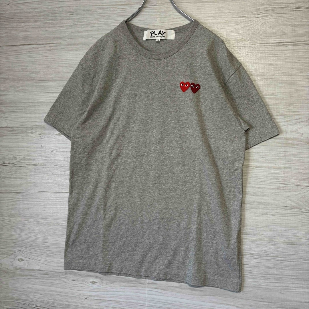 COMME des GARCONS(コムデギャルソン)の【定番デザイン】プレイコムデギャルソン　Tシャツ　ダブルハート　ワンポイントロゴ メンズのトップス(Tシャツ/カットソー(半袖/袖なし))の商品写真