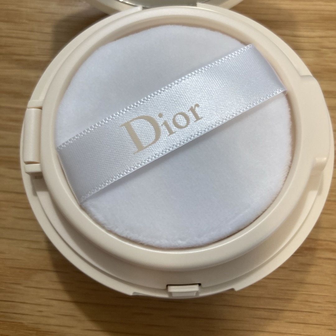 Dior(ディオール)のChristian Dior ディオールスキン フォーエヴァー クッション パウ コスメ/美容のベースメイク/化粧品(フェイスパウダー)の商品写真