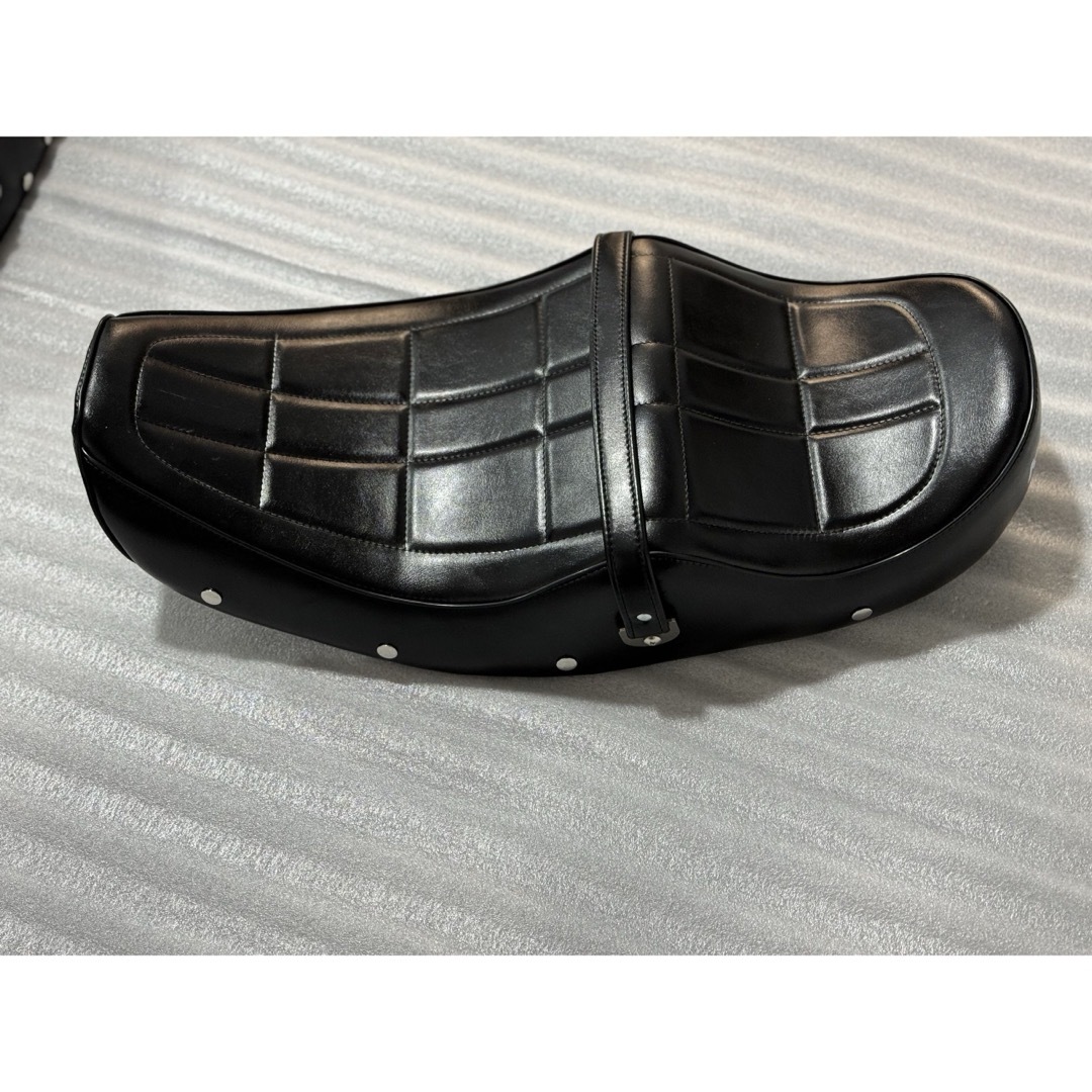 セール カワサキ z900rs シート タックロールシート TYPE 1 新品 セール カワサキ z900rs シート タックロールシート TYPE 1 新品