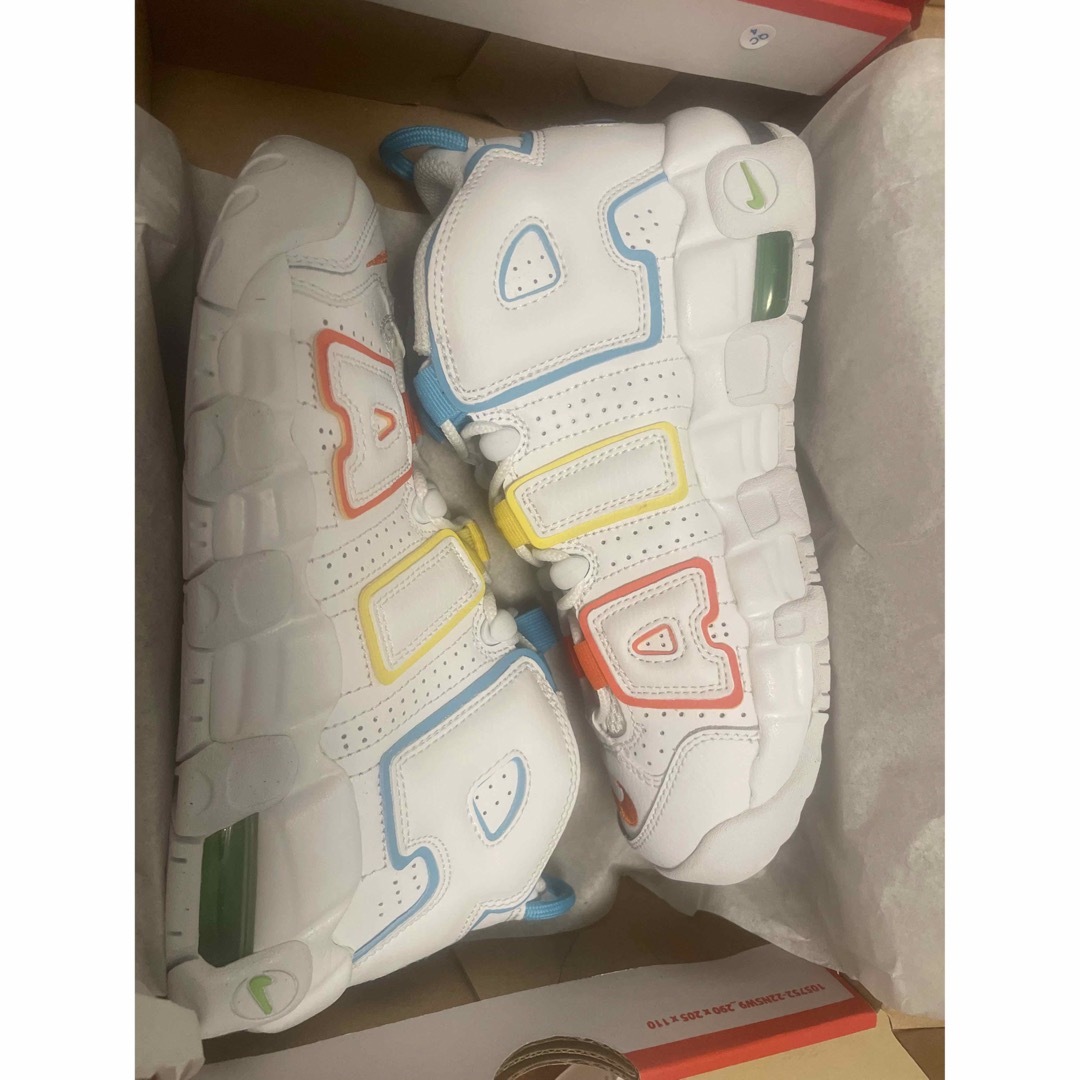 NIKE(ナイキ)の【国内未発売!海外限定! 23.5cm】 NIKE AIR MORE キッズ/ベビー/マタニティのキッズ靴/シューズ(15cm~)(スニーカー)の商品写真