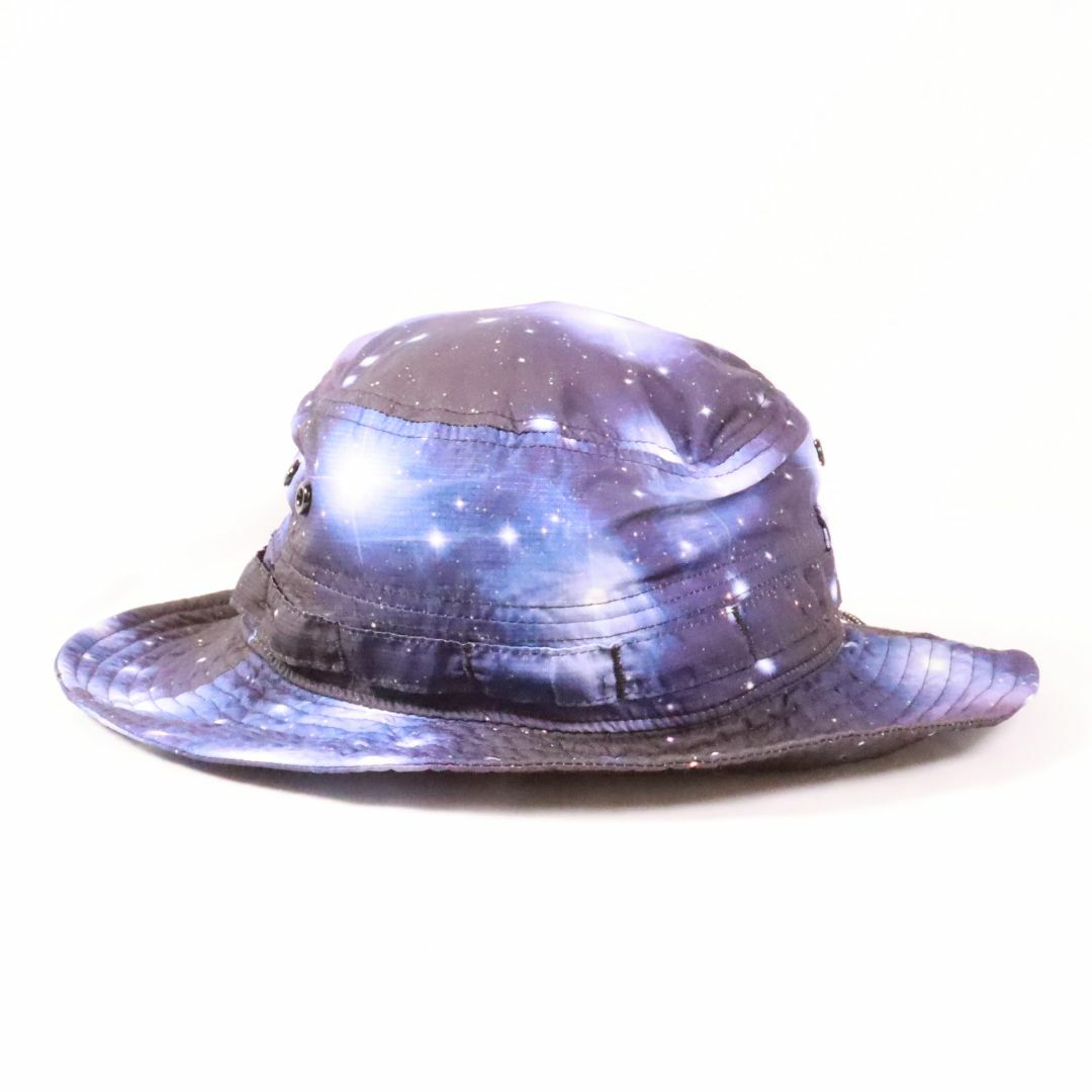 NEW ERA(ニューエラー)のNEWERA　ニューエラ アウトドアハット　青　宇宙柄 レディースの帽子(ハット)の商品写真