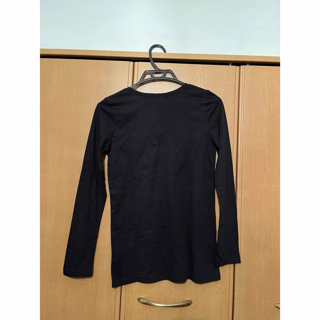 AZUL by moussy(アズールバイマウジー)のAZUL 黒ロングTシャツ レディースのトップス(Tシャツ(長袖/七分))の商品写真