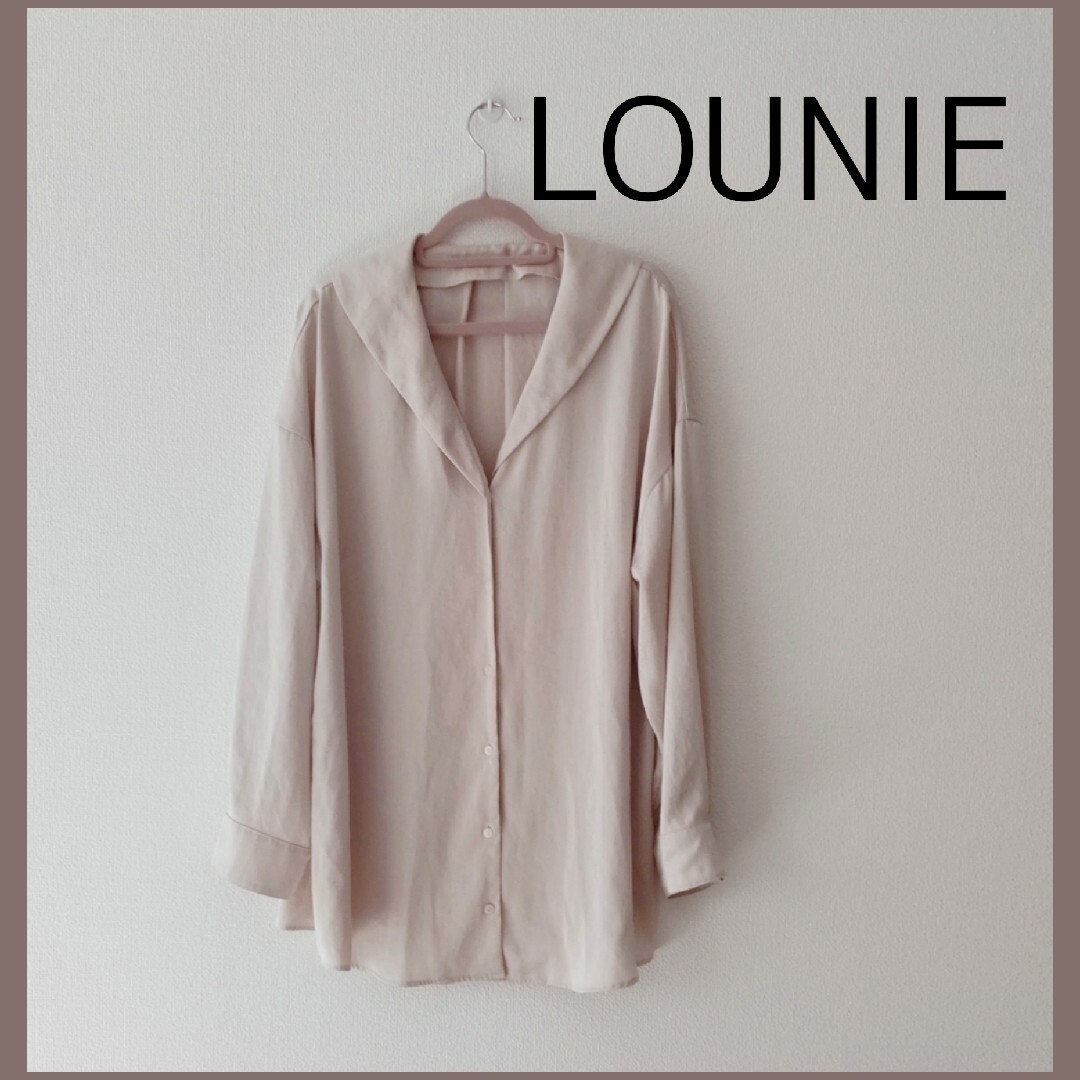 LOUNIE(ルーニィ)のLOUNIE　サテン　シャツ　ブラウス　ベージュ　38 レディースのトップス(シャツ/ブラウス(長袖/七分))の商品写真