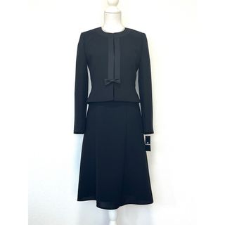 トウキョウソワール(TOKYO SOIR)の新品・前開き☆ LILYBURN 東京ソワール/ブラックフォーマルスーツ 7号(礼服/喪服)