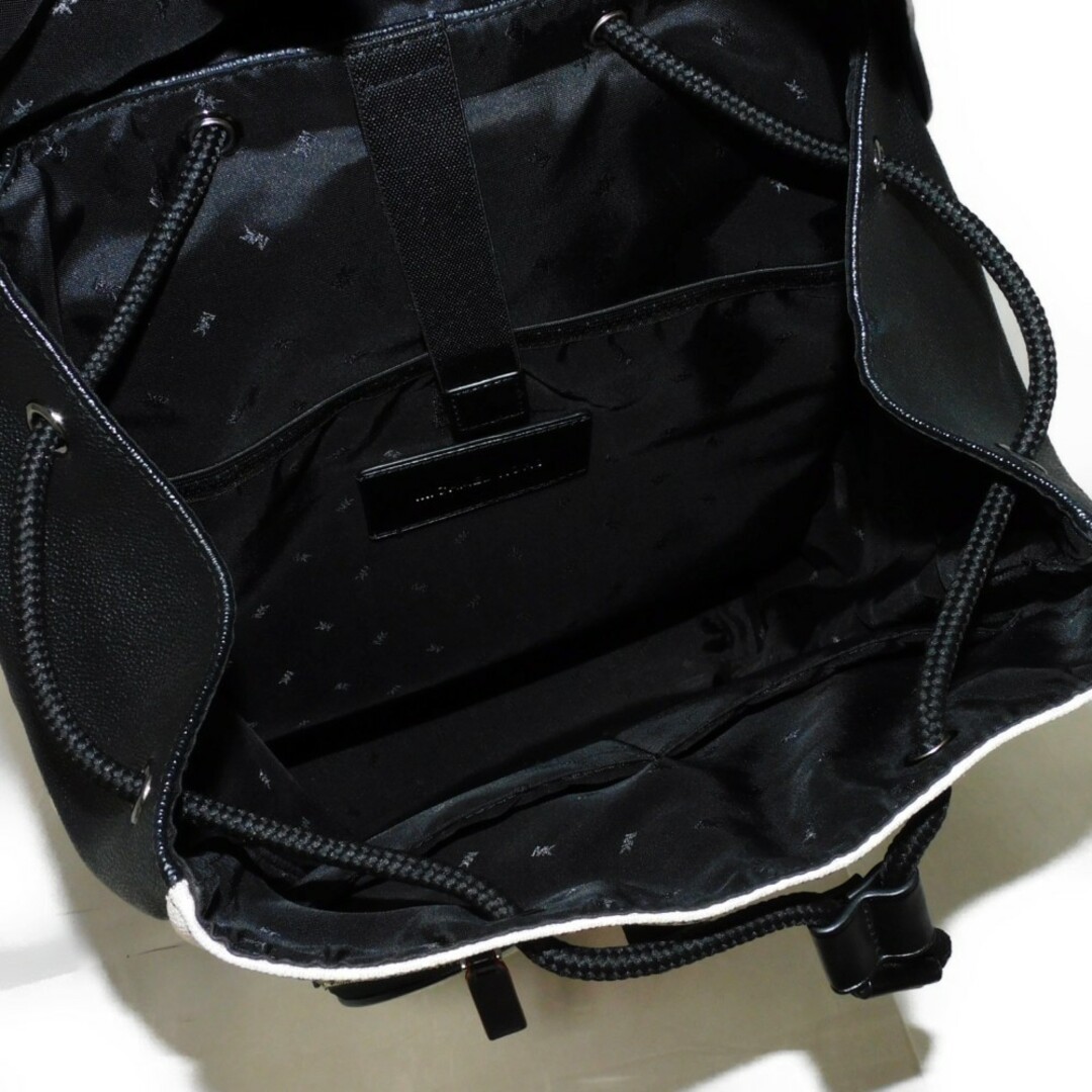 Michael Kors(マイケルコース)のMichael Kors マイケルコース シグネチャー ストライプ ホワイト ブラック MKロゴ コーテッドキャンバス リュックサック バックパック メンズのバッグ(バッグパック/リュック)の商品写真