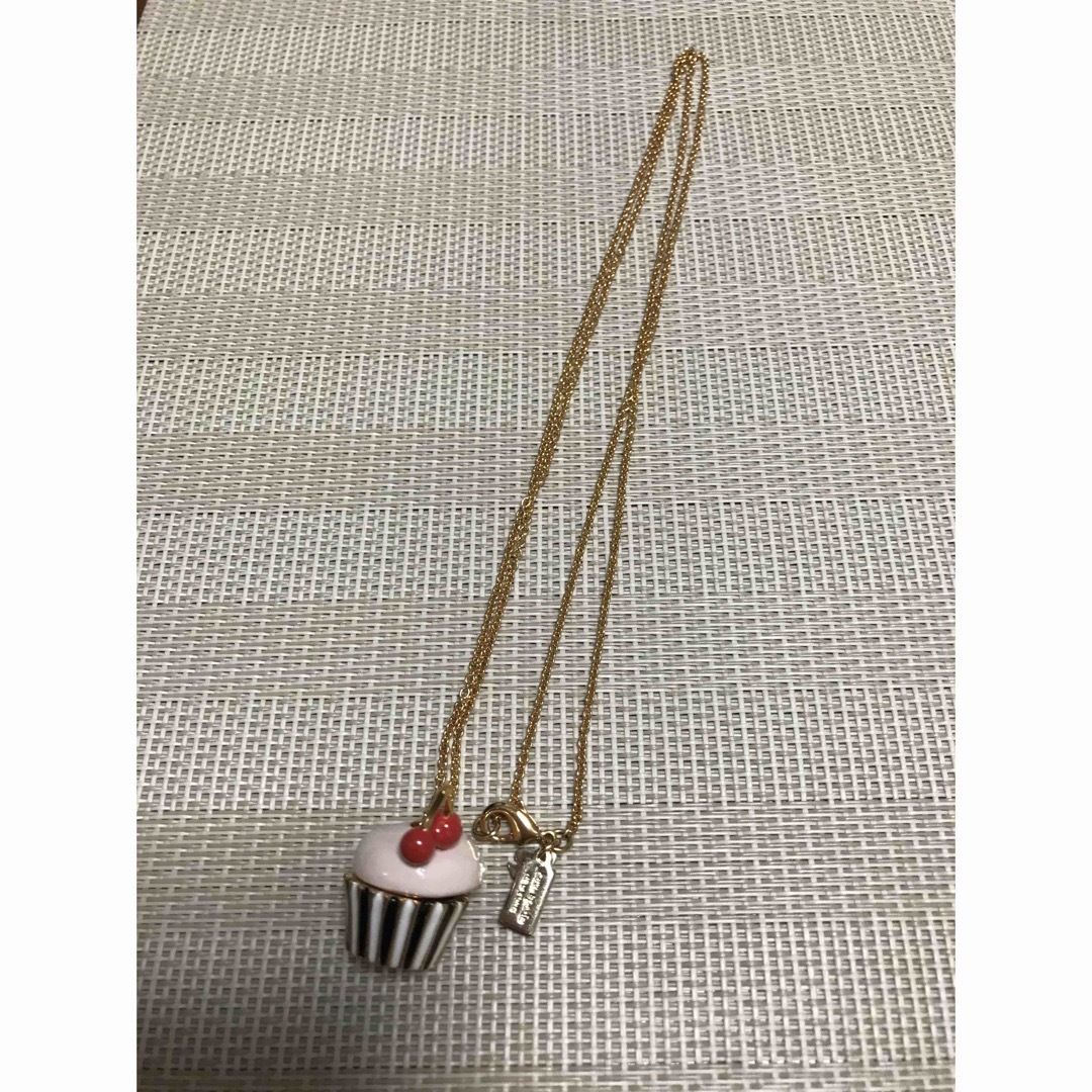 kate spade new york(ケイトスペードニューヨーク)のケイトスペード　ロングネックレス　カップケーキ レディースのアクセサリー(ネックレス)の商品写真