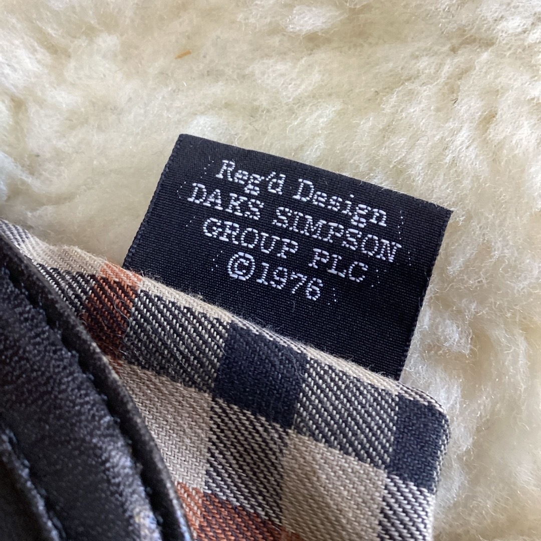 　DAKS     ダックス　本革セカンドバック　中チェック柄 メンズのバッグ(セカンドバッグ/クラッチバッグ)の商品写真