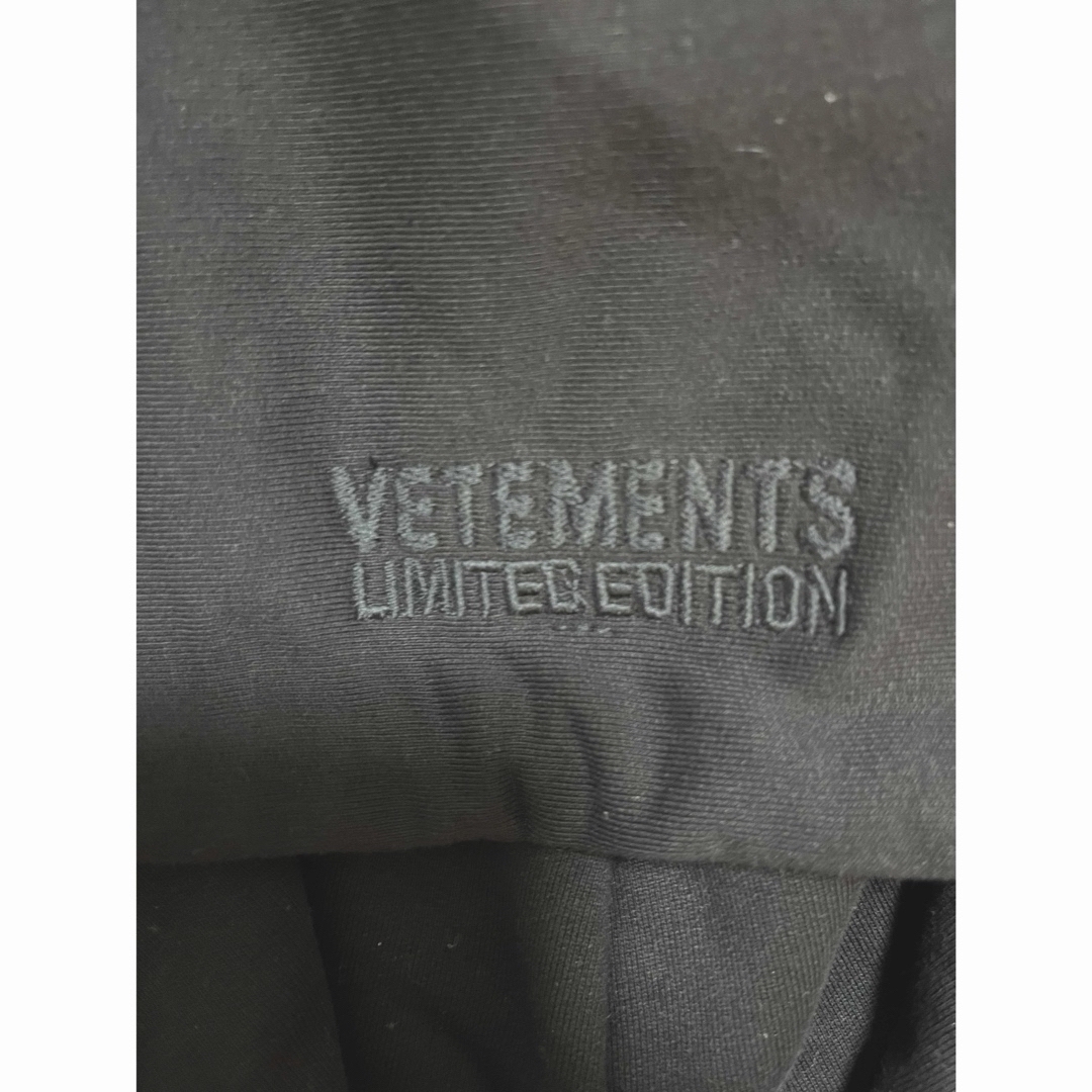 VETEMENTS(ヴェトモン)のVETEMENTS ヴェトモン マイ ネーム イズ フーディ パーカー メンズのトップス(パーカー)の商品写真