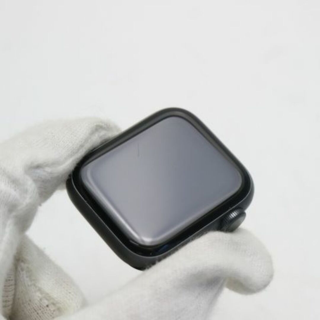 Apple(アップル)のApple Watch series4 40mm GPS ブラック  M777 スマホ/家電/カメラのスマホ/家電/カメラ その他(その他)の商品写真