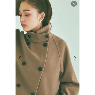 ミスティウーマン(mysty woman)のmystywoman スタンドネックコート　新品(ロングコート)