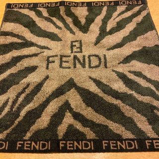 フェンディ(FENDI)のレア🉐未使用　フェンディ　ハンカチタオル　人気の25センチ□(ハンカチ)