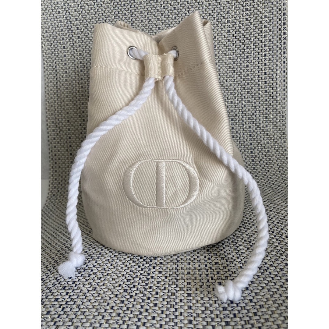 Dior(ディオール)の【Dior】ノベルティポーチ アイボリー 【新品未使用】 レディースのファッション小物(ポーチ)の商品写真