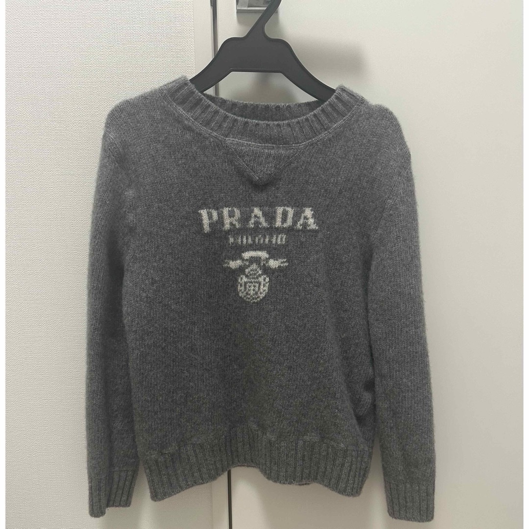 PRADA(プラダ)のfu様専用 PRADA ロゴ カシミアxウール クルーネック セーター   レディースのトップス(ニット/セーター)の商品写真