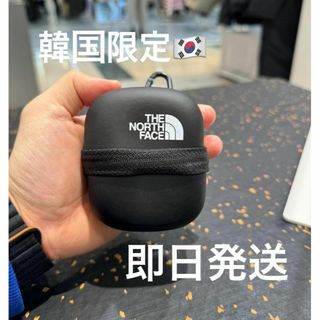 ザノースフェイス(THE NORTH FACE)のノースフェイス ホワイトレーベル　韓国限定 モールドポーチエアポッドケース(コインケース/小銭入れ)