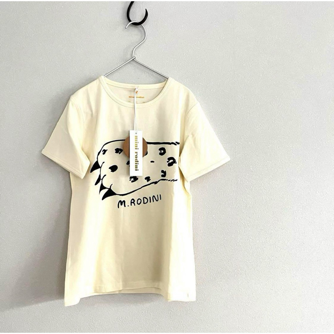 SHIPS KIDS(シップスキッズ)の【新品】mini rodini ミニロディーニ Tシャツ キリマンジャロ 140 キッズ/ベビー/マタニティのキッズ服男の子用(90cm~)(Tシャツ/カットソー)の商品写真