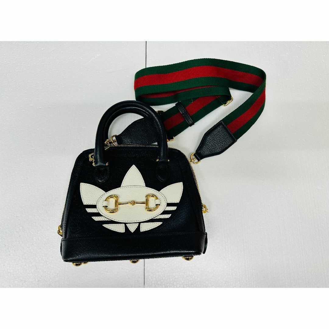 Gucci(グッチ)の【グリーン様専用】グッチ x アディダス バッグ レディースのバッグ(ショルダーバッグ)の商品写真