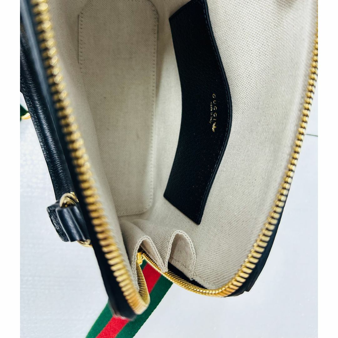 Gucci(グッチ)の【グリーン様専用】グッチ x アディダス バッグ レディースのバッグ(ショルダーバッグ)の商品写真