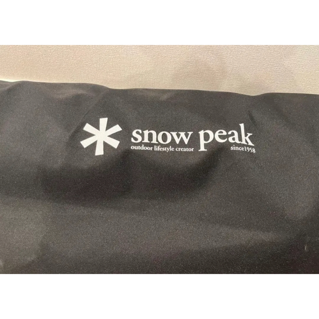 Snow Peak(スノーピーク)の最安値！未使用　スノーピーク　雪峰祭　限定　コットハイテンション　ブラック　  スポーツ/アウトドアのアウトドア(寝袋/寝具)の商品写真