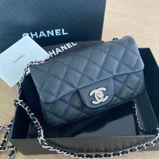 今期マストアイテムCHANEL　ロゴつき　ホワイト　薄手　ニット　ノースリーブ　チュニック