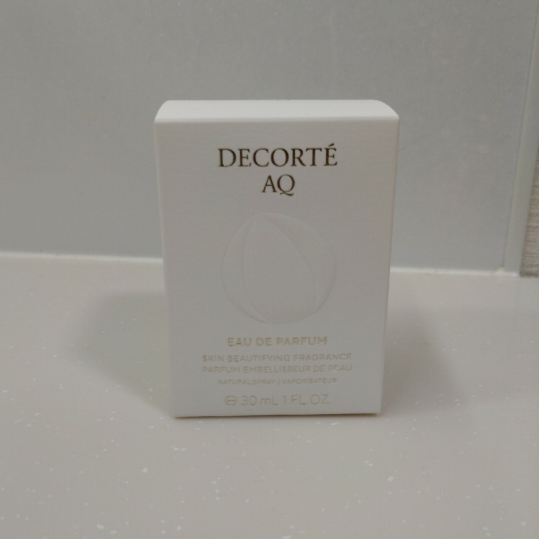 COSME DECORTE(コスメデコルテ)のおじゃまゆ様専用　コスメデコルテAQ  オールドパルファン　30ｍL　未開封 コスメ/美容の香水(香水(女性用))の商品写真