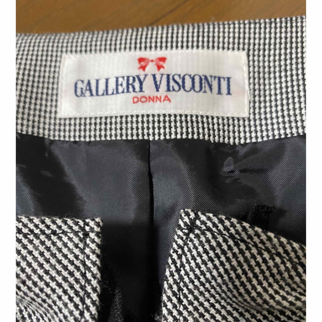 GALLERY VISCONTI(ギャラリービスコンティ)のギャラリービスコンティ　ノーカラーフリルジャケット　Mサイズ レディースのジャケット/アウター(ノーカラージャケット)の商品写真