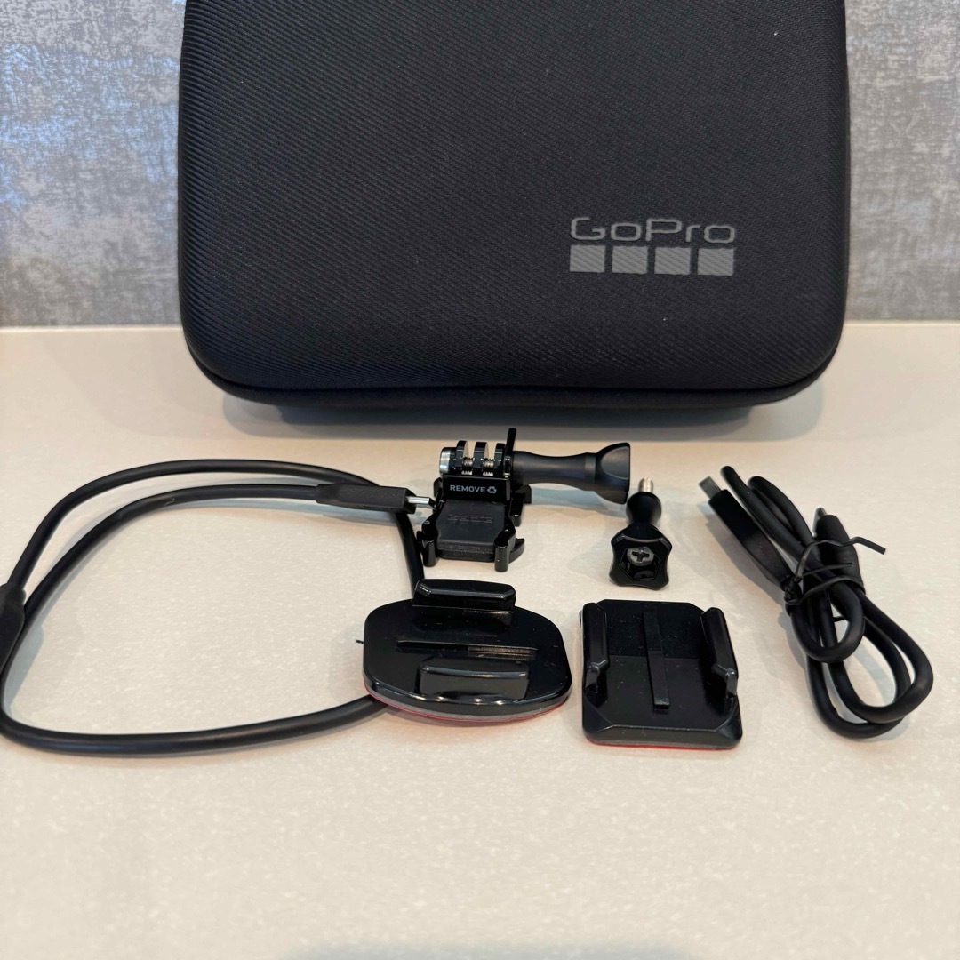 GoPro(ゴープロ)の【美品】GoPro HERO7 BLACK ゴープロ7 本体　アクセサリー各種 スマホ/家電/カメラのカメラ(ビデオカメラ)の商品写真