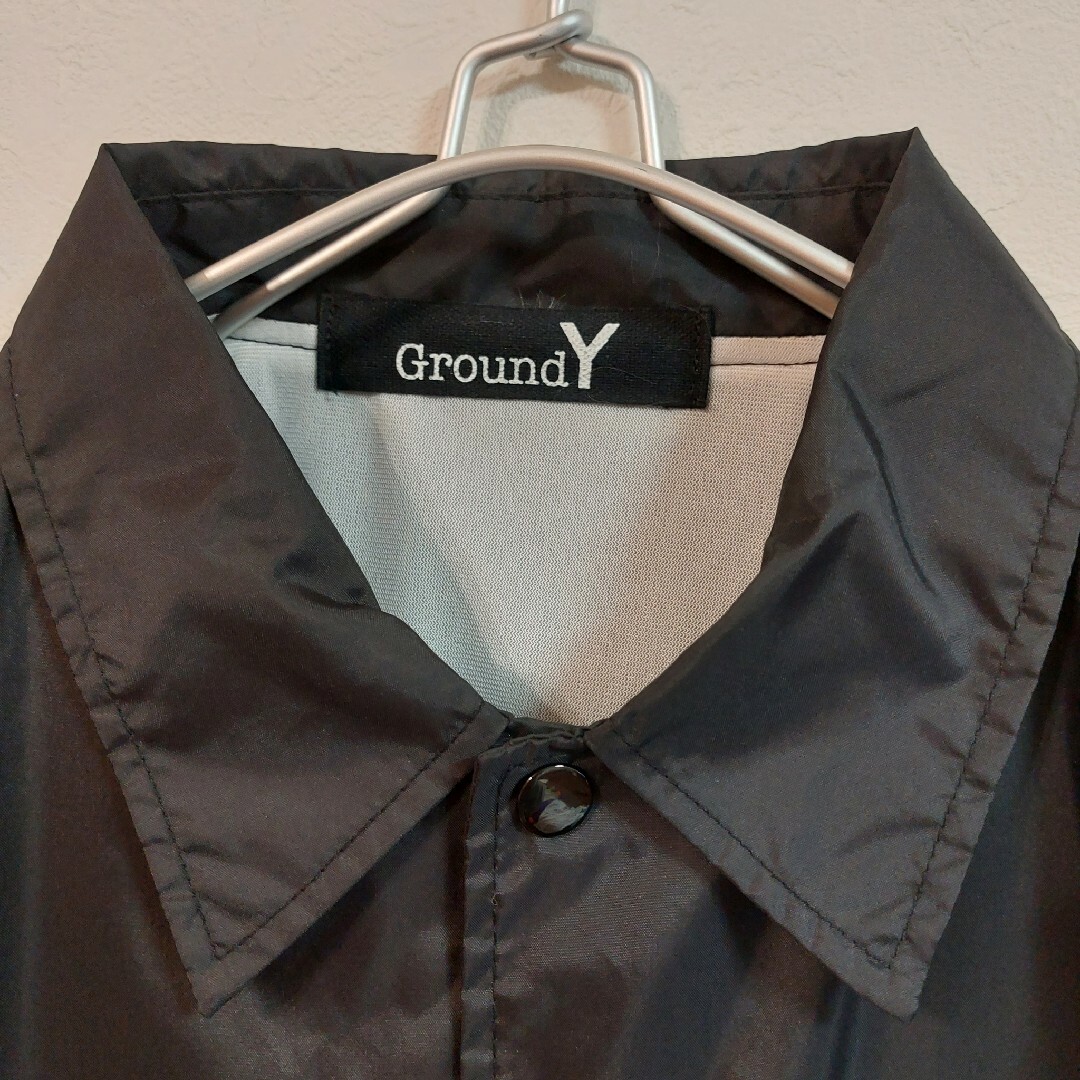 Ground Y(グラウンドワイ)の【GroundY】美品 グラウンドワイ ナイロンコーチジャケット メンズＬ 黒 メンズのジャケット/アウター(ナイロンジャケット)の商品写真
