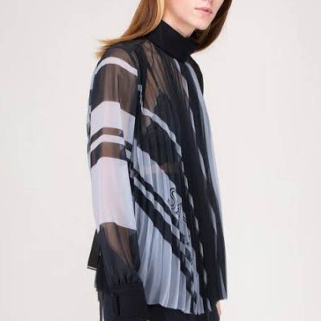 sacai(サカイ)のサカイ／sacai プリーツブラウス レディースのトップス(シャツ/ブラウス(長袖/七分))の商品写真