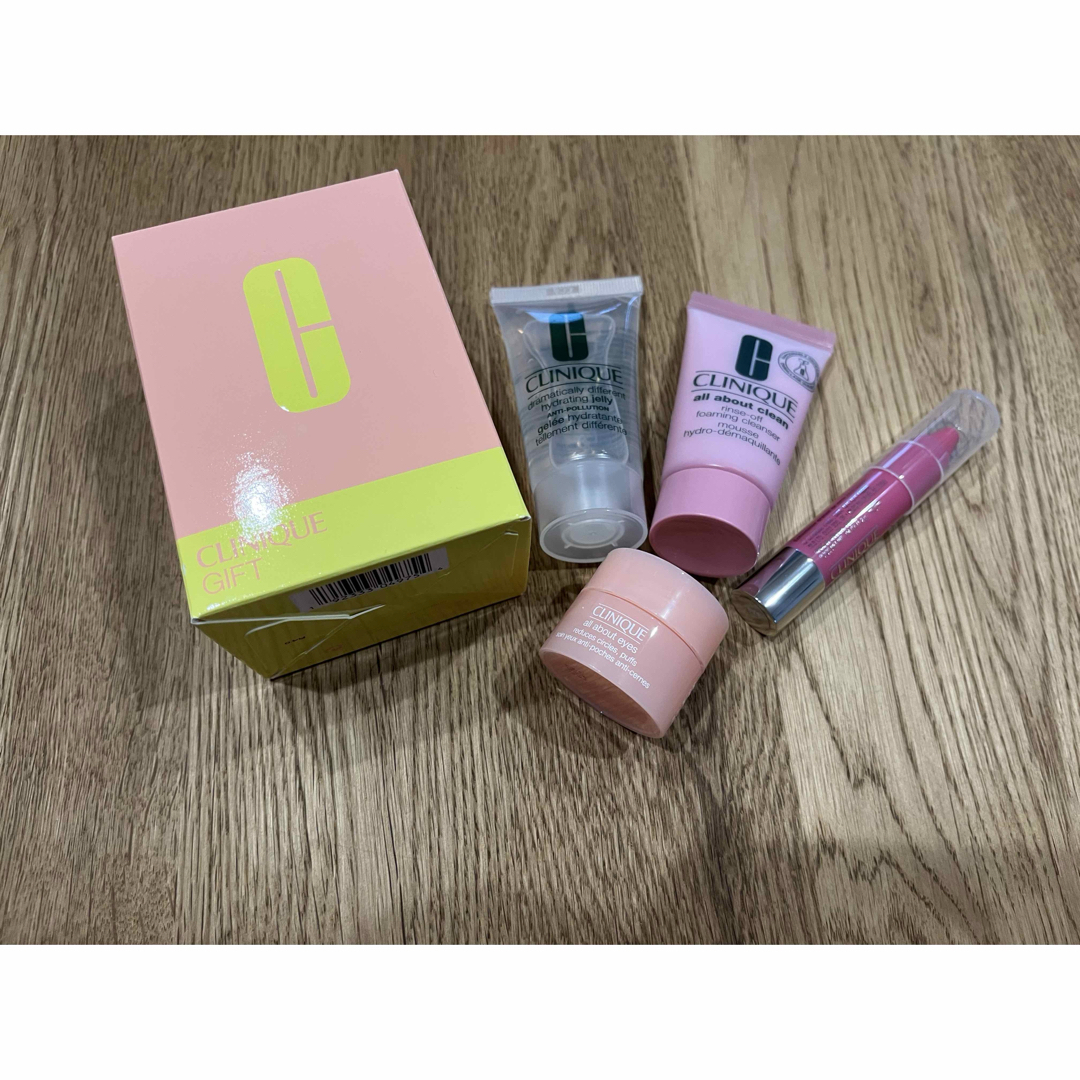 CLINIQUE(クリニーク)のクリニーク　ギフトbox コスメ/美容のキット/セット(サンプル/トライアルキット)の商品写真