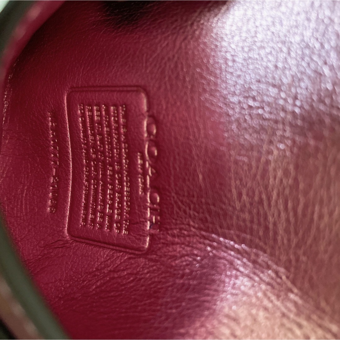 COACH(コーチ)のコーチ　パスケース　カードケース　ピンク　パープル　ラメ　新品 レディースのファッション小物(パスケース/IDカードホルダー)の商品写真