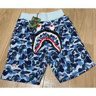 アベイシングエイプ(A BATHING APE)の新品　A BATHING APE カモフラ柄 シャークプリント スウェットパンツ(ショートパンツ)