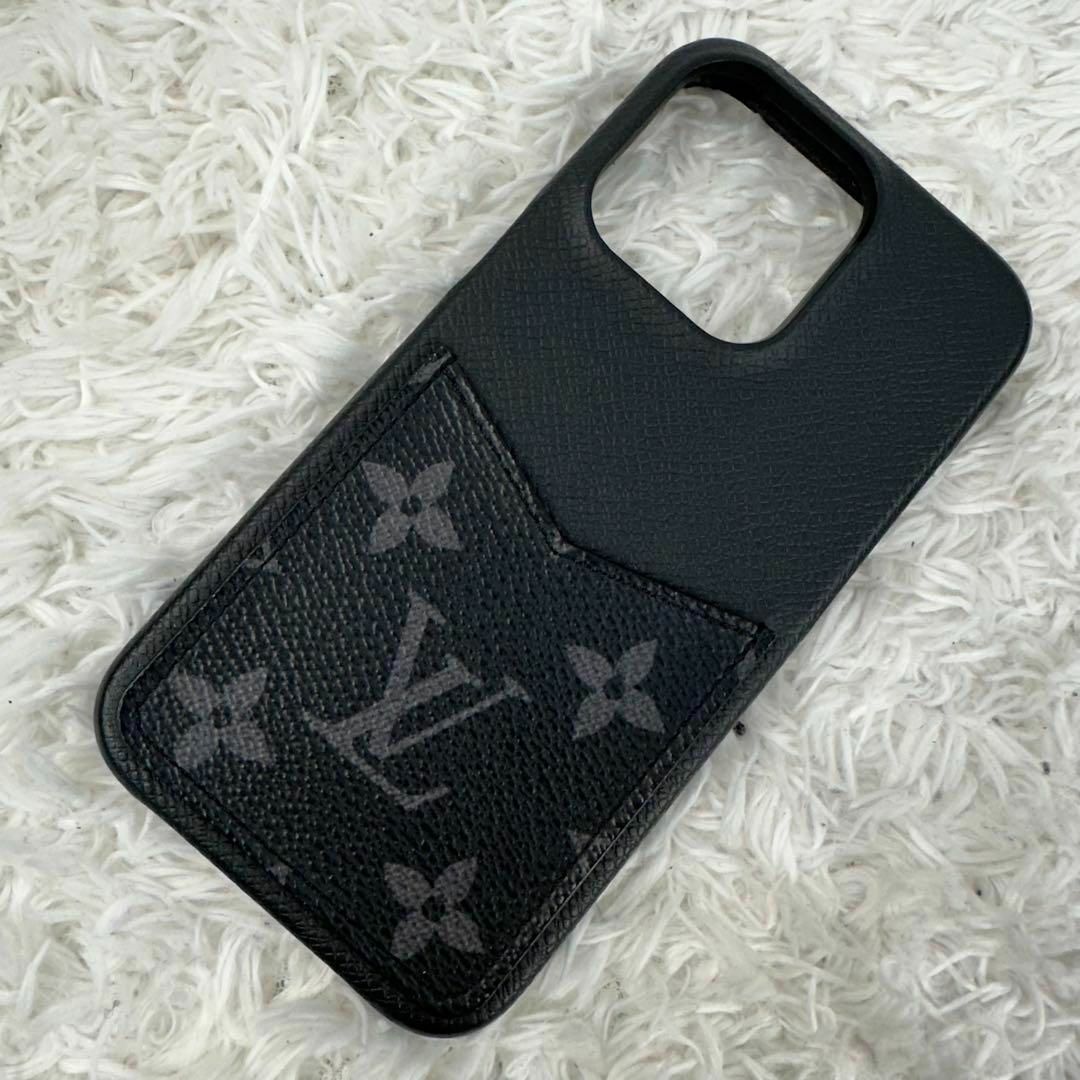 LOUIS VUITTON(ルイヴィトン)の未使用級✨　ルイヴィトン　iphone13pro バンパー　モノグラム　灰色　黒 スマホ/家電/カメラのスマホアクセサリー(iPhoneケース)の商品写真