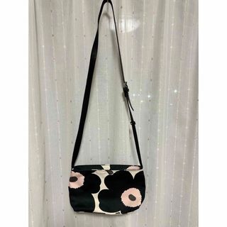 マリメッコ(marimekko)のマリメッコ ウニッコ柄ショルダーバッグ(ショルダーバッグ)