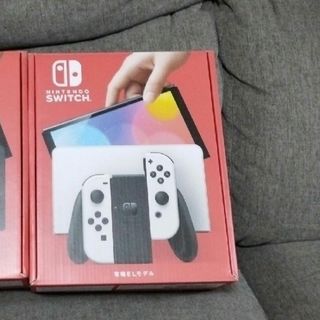 ニンテンドースイッチ(Nintendo Switch)のNintendo Switch 有機ELモデル ホワイト　新品　本体(家庭用ゲーム機本体)