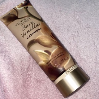 ヴィクトリアズシークレット(Victoria's Secret)のVictoria’s Secret bare vanilla cashmere (トートバッグ)