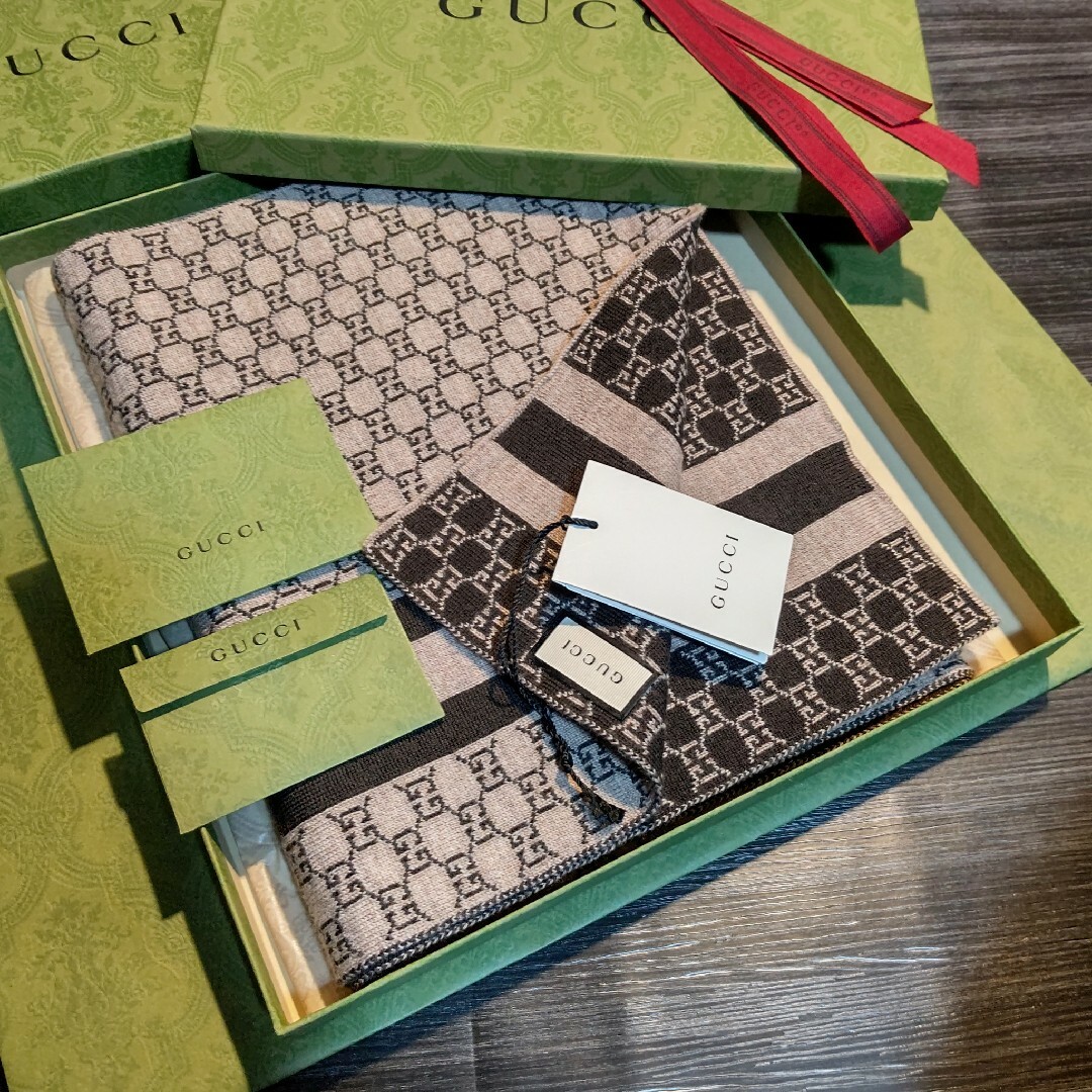 Gucci(グッチ)の❤新品箱袋付❤最高級ウール❤GUCCI❤マフラー ストール ショール スカーフ メンズのファッション小物(マフラー)の商品写真