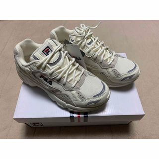 フィラ(FILA)の新品☆ フィラ（FILA）のTAURUSスニーカー(スニーカー)