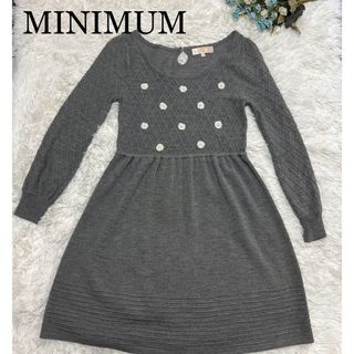 ミニマム(MINIMUM)の【美品】MINIMUM グレー ワンピース 花 ビーズ(ひざ丈ワンピース)