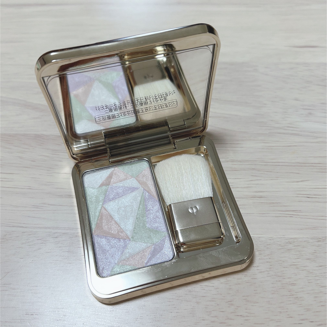 ル・レオスールデクラ LUMINIZING LOVE COLLECTION ル・レオスールデクラ LUMINIZING LOVE COLLECTION