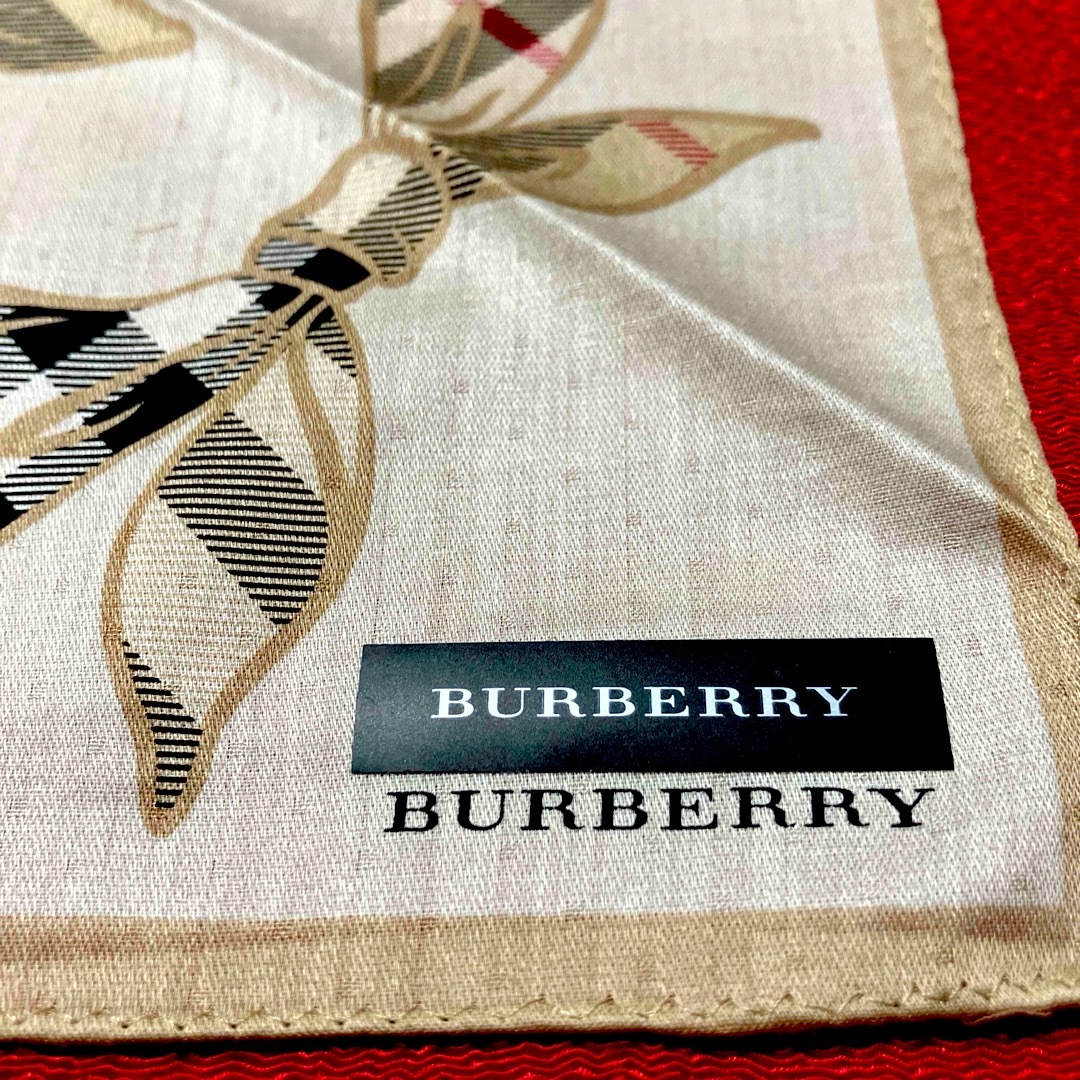 BURBERRY(バーバリー)のBURBERRY  バーバリーハンカチ2枚セット　ノバチェックリボン　新品未使用 レディースのファッション小物(ハンカチ)の商品写真