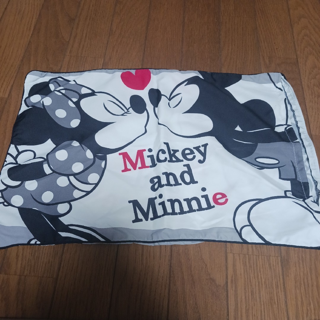 Disney(ディズニー)のMickey&Minnie枕カバー インテリア/住まい/日用品の寝具(シーツ/カバー)の商品写真