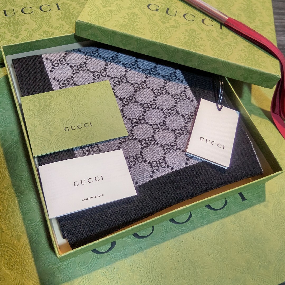 Gucci(グッチ)の❤新品箱袋付❤GUCCI マフラー ストール ショール スカーフ❤ブラック❤ メンズのファッション小物(マフラー)の商品写真