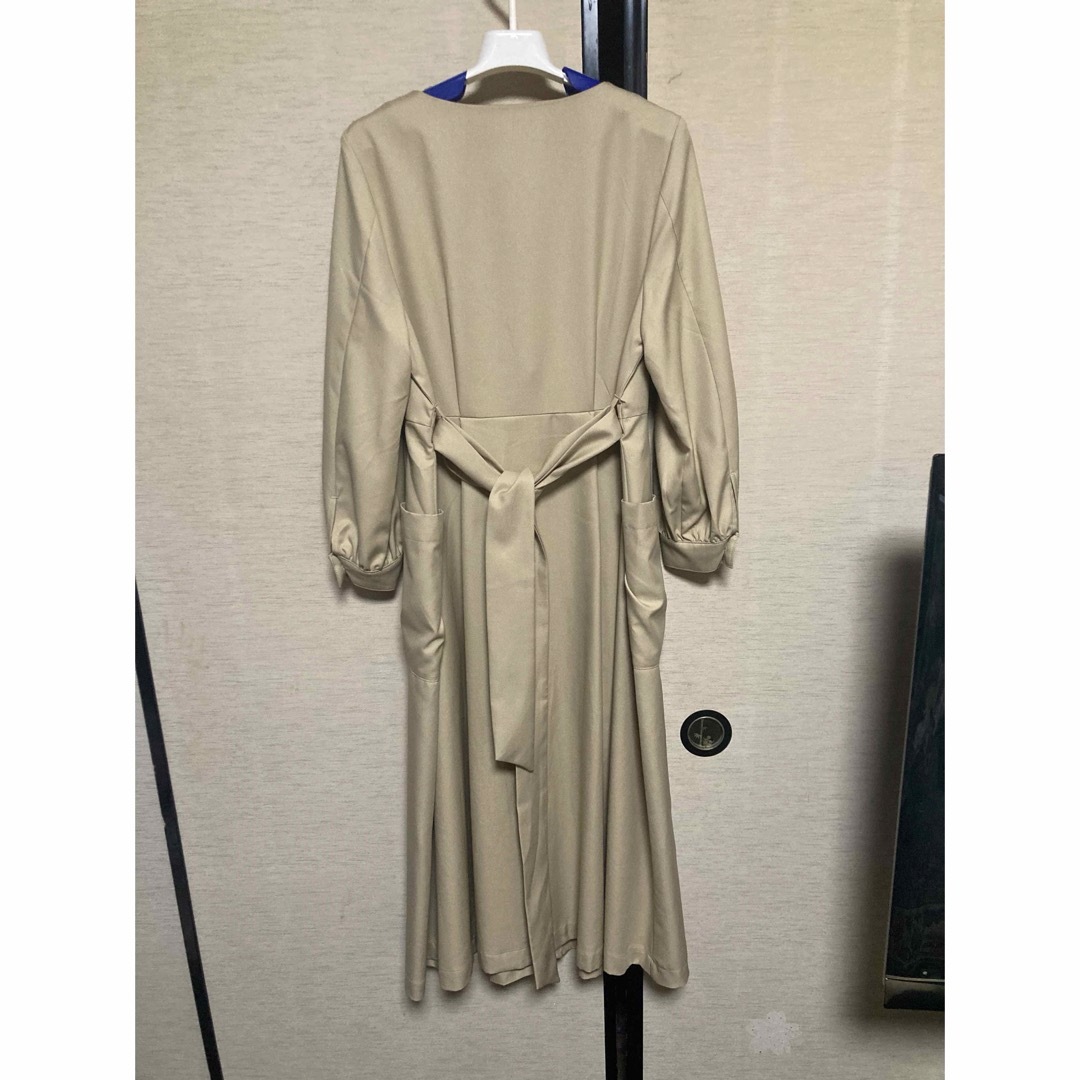 mysty woman(ミスティウーマン)のmysty woman ポケットコートワンピース　トレンチコート レディースのジャケット/アウター(トレンチコート)の商品写真