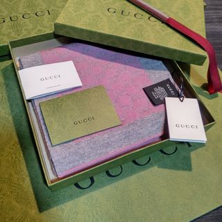 グッチ(Gucci)の❤新品箱袋付❤GUCCI マフラー ストール ショール スカーフ❤ピンク❤(マフラー/ショール)