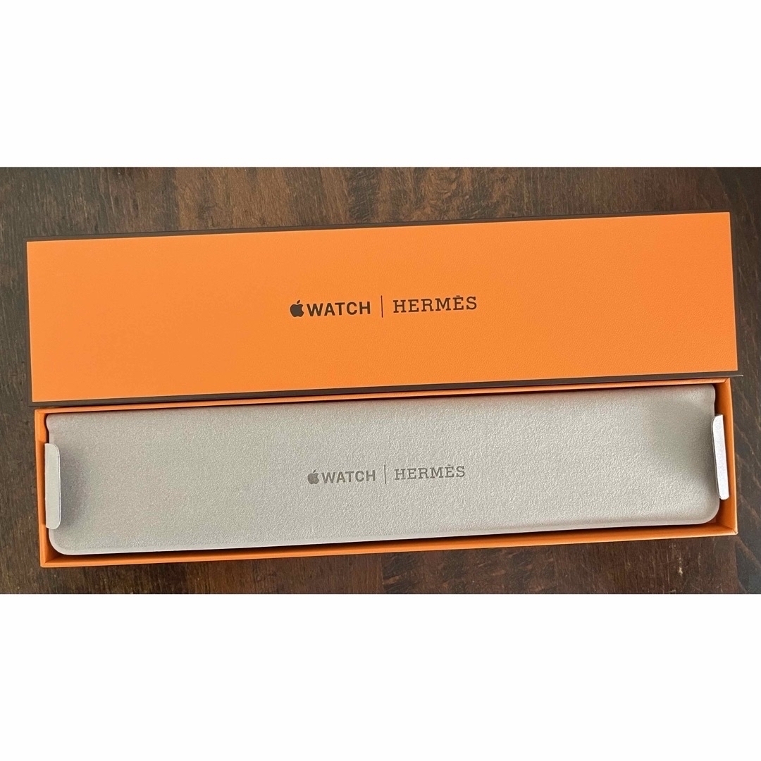 Hermes(エルメス)のアップルウォッチ エルメス ドゥブルトゥール ゴールド  38 40 41 レディースのファッション小物(腕時計)の商品写真